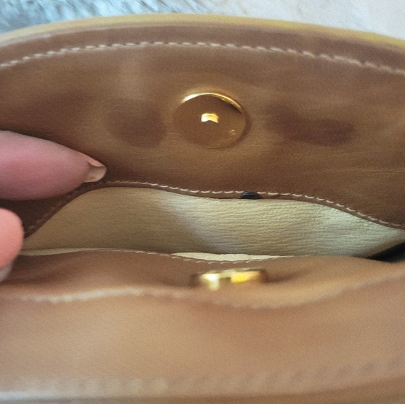 Gucci Micro GG Crossbody - Picture 7 of 16